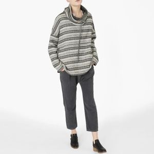 Nili Lotan | Gray Cropped Pleated 5 Pocket Cotton Linen Pant